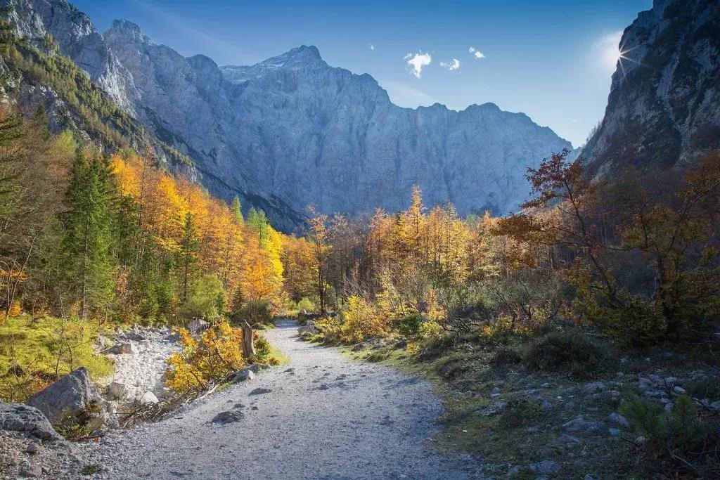 La face nord du Triglav au-dessus de la vallée de Vrata