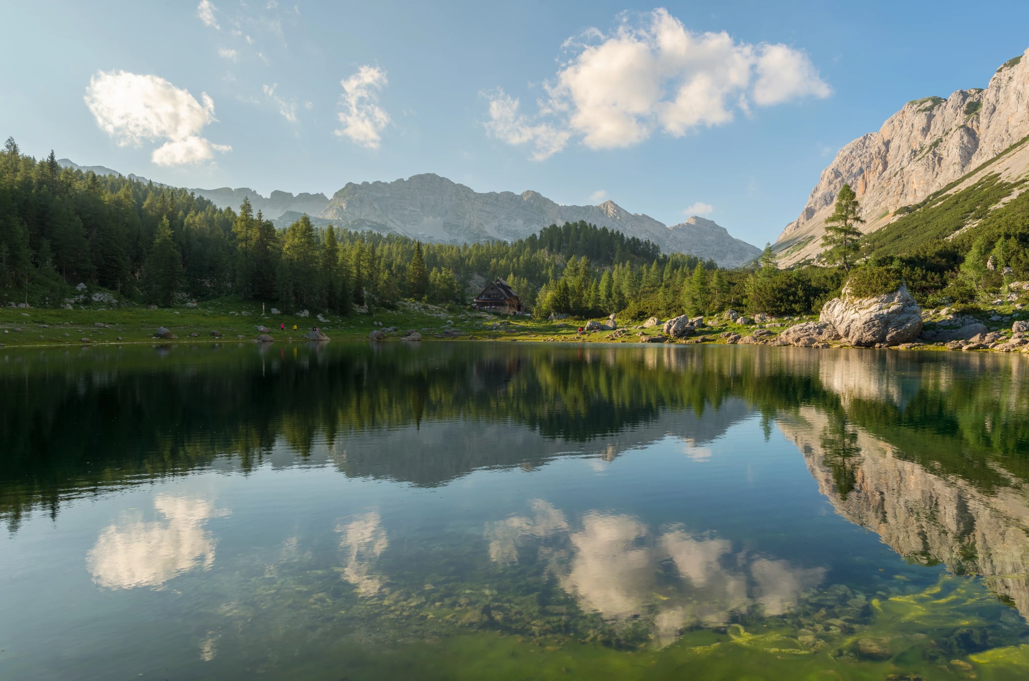 A walk in the valley of the seven lakes
