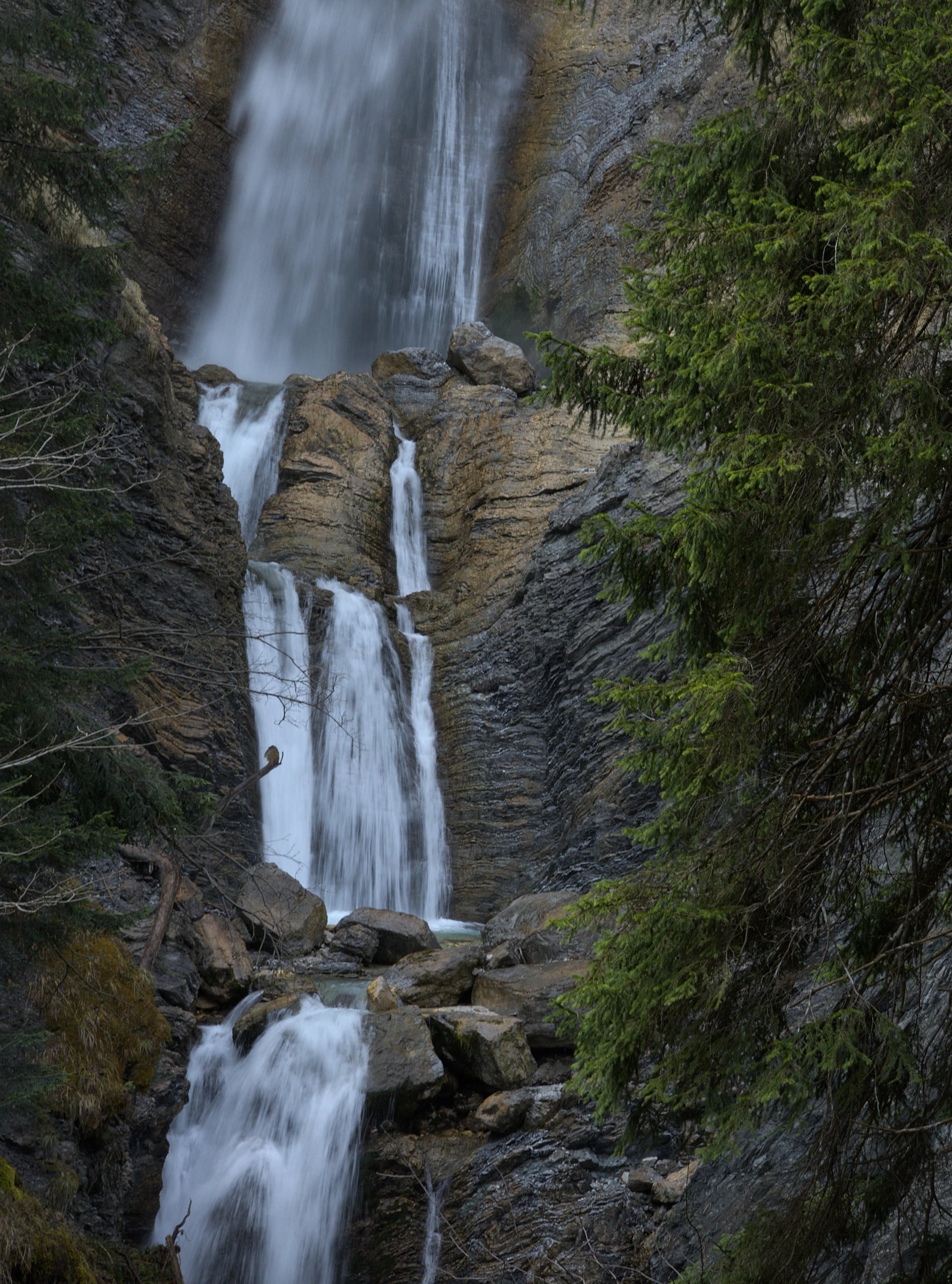 Mooie watervallen in Gozd Martuljek, Slovenië