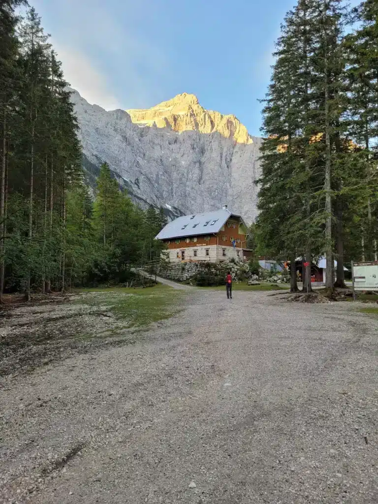 aljazev dom v vratih