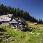 bregars shelter on viševnik