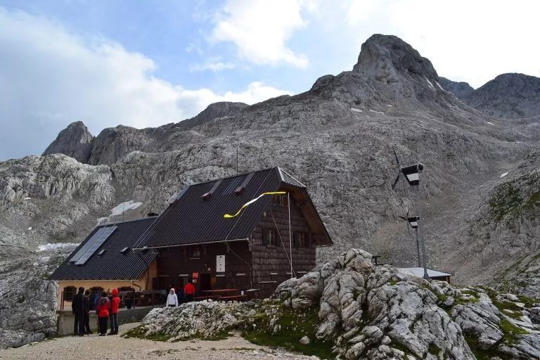 Tržaška koča na Doliču