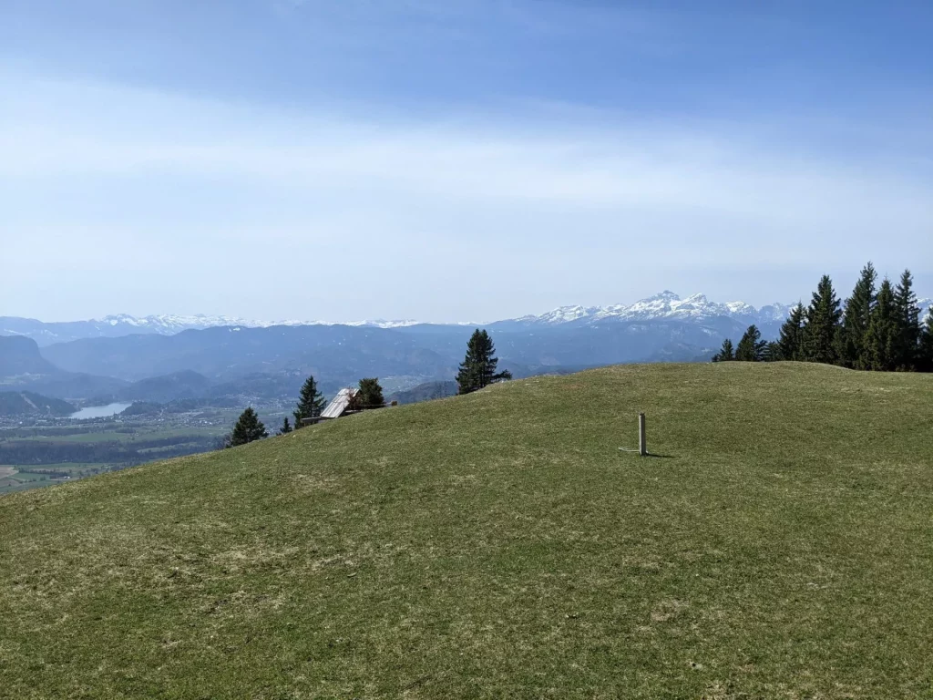 Pastures under Stol