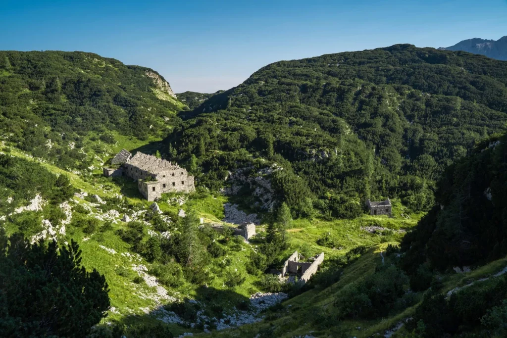 The WW1 ruins on Komna