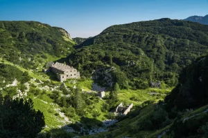 The WW1 ruins on Komna